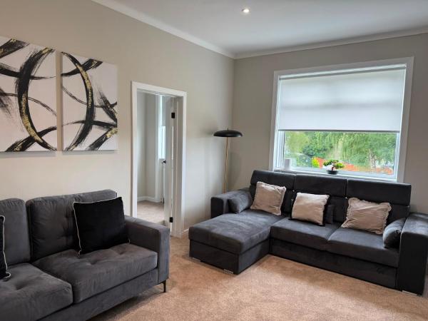 3br Apt Near Ibrox And Qeuh With Free Parking - Glasgow
