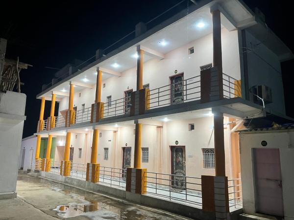 Om Aadarsham यात्री निवास - Chhattisgarh