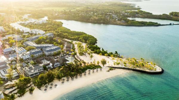 Azuri Resort Villa With Pool, Golf & Beach Club - Mauritius
