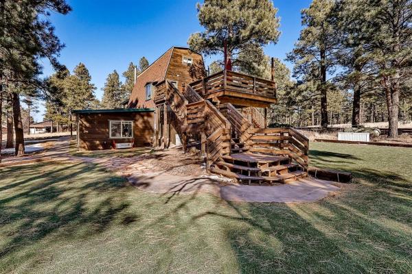 Large And Unique Cabin With A Private Hot Tub And Fire Pit With View Of Mt. Eldon - Arizona