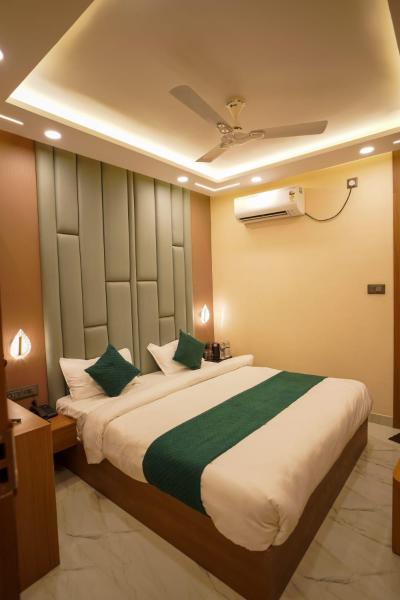 Hotel R Square Inn - Mughalsarai