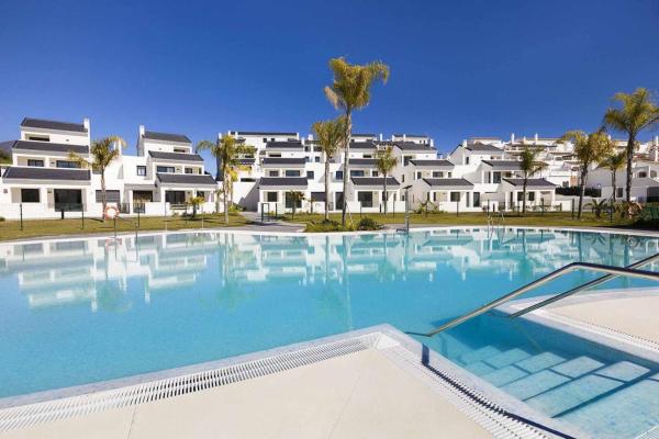 Estepona Sunsets - Modern 3-br Beachside Apartment - Manilva