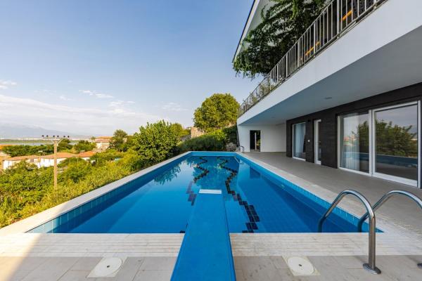 Φωτογραφία 9: Sunset - The Twin Villa by PikHost