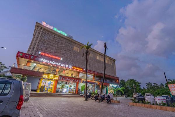 Hotel Monville Daman - Daman