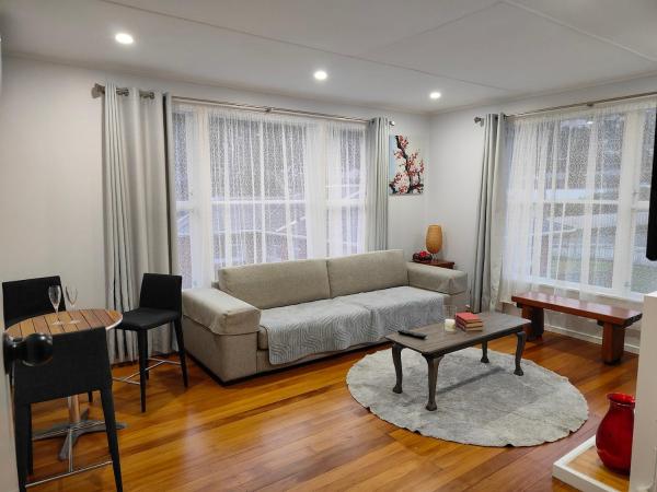 Heritage Meets Modern Comfort In Wellington-tawa - Porirua