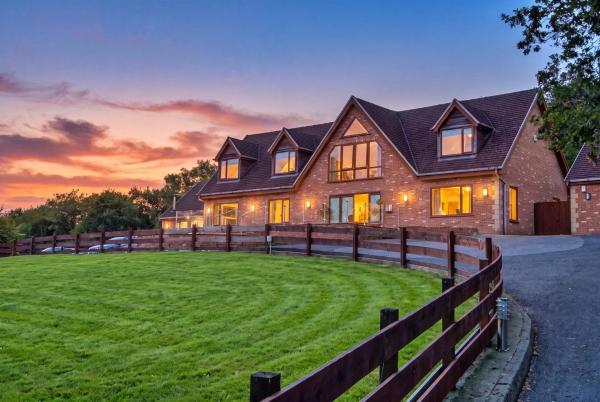 Finest Retreats - Bryncoch Retreat - Port Talbot