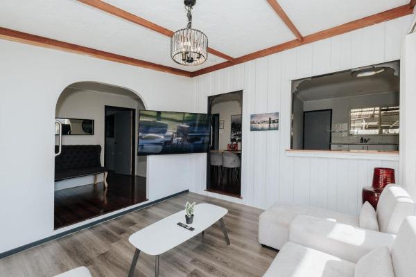 Morden 3 Bedrooms House With Office (Air-con) - Brisbane