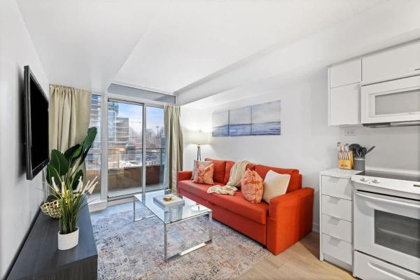 Chic 2br Downtown Oasis Balcony & Parking - ミシサガ