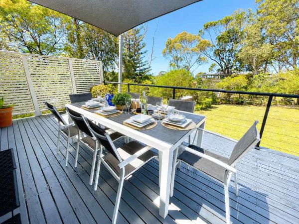 Sea Breeze On Carroll - 4br Beachside Home - Mollymook