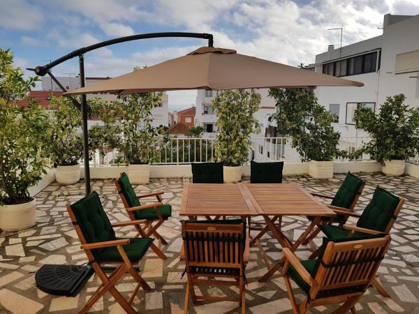 Geräumige Wohnung Mit Terrasse In Strandnähe - Nazaré