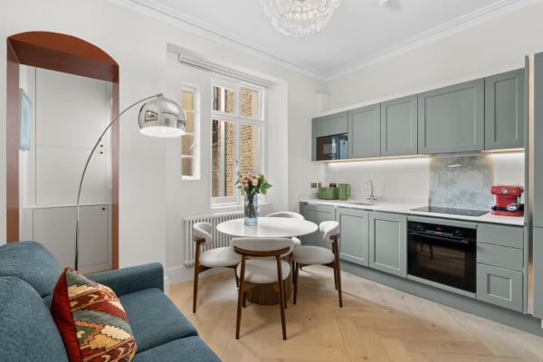 Upper Kensington - Earls Court
