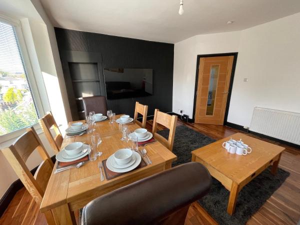 3-bed Glasgow Warriston St - Sleeps 5 - Contractors, Business & Relocations - Free Parking - Glasgow