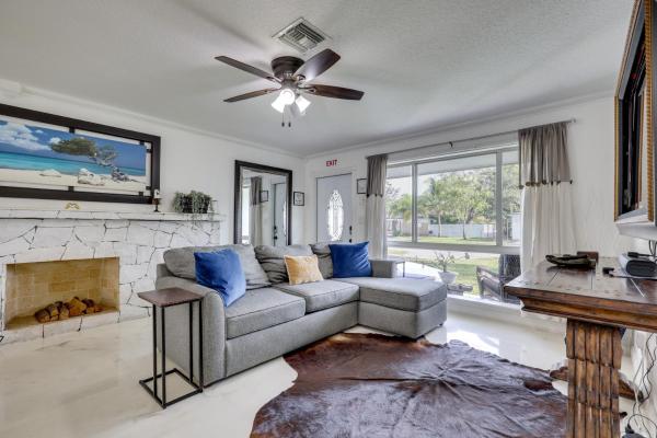 Cozy Hollywood Cove Escape Near Beach & Hard Rock - Miramar, FL