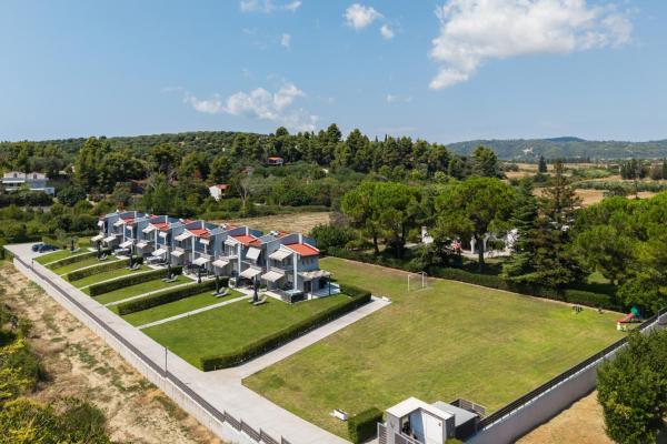 V Luxury Apartments Posidi - Grčija
