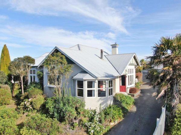 Victorian Villa - 3 Large Bedrooms With Seaviews - Oamaru