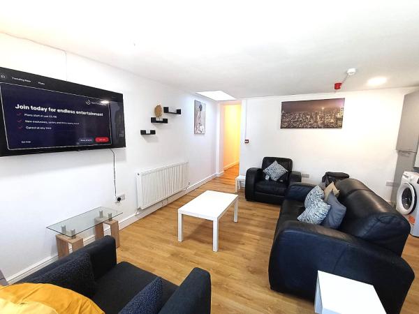 Spacious 7-bedroom Home In Barking, Perfect For Groups & Families - Dagenham