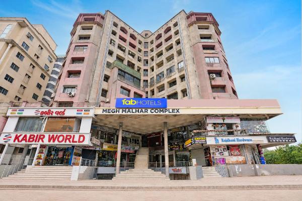 Fabhotel Royal Midway - Gandhinagar