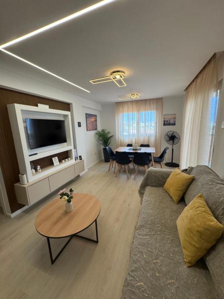 Trinity Breeze Renovated 2br Close To Trinity Beach With Private Parking - Famagusta