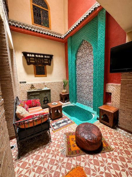 Authentic 5-bedroom Medina House With Patio, Gym & Workspace - Marrakech