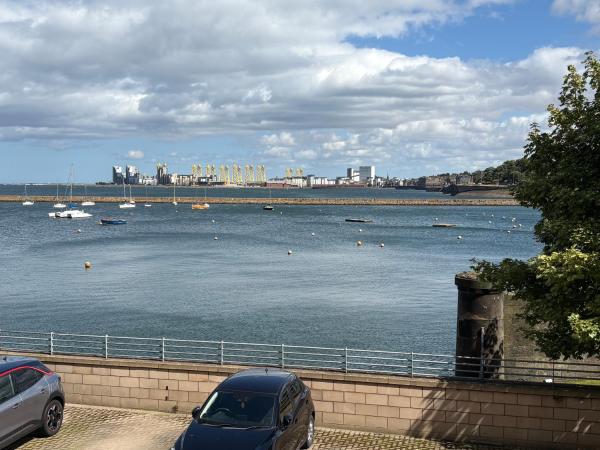 City Break By The Sea - Edinburgh