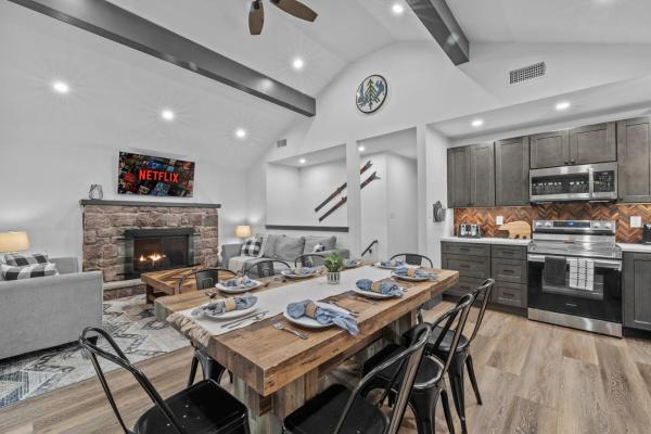 Poconos Ski Base W/ Hot Tub & Game Room! - Lake Harmony, PA