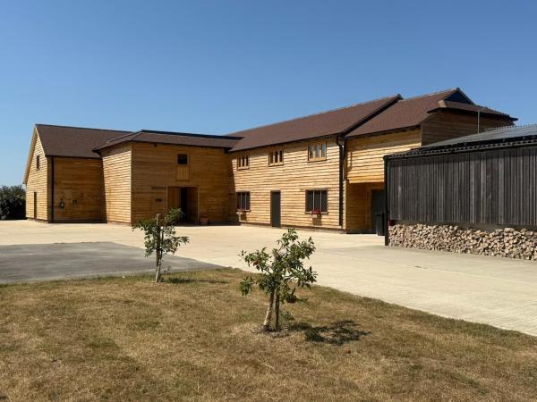 Coldharbour Loft With 'Hot Tub In The Sky' - Camber Sands