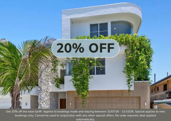 Pearl House Coastal Luxury Retreat With Pool - Coolangatta