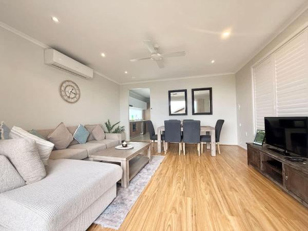 Coastal Breeze At Caves Beach Villas - 벨몬트