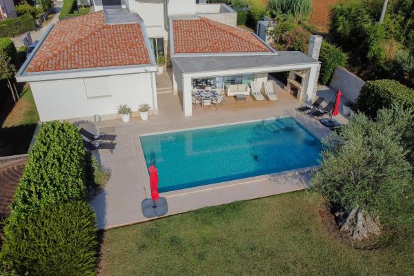 Villa Lara With Pool Walk To Sea - Banjole
