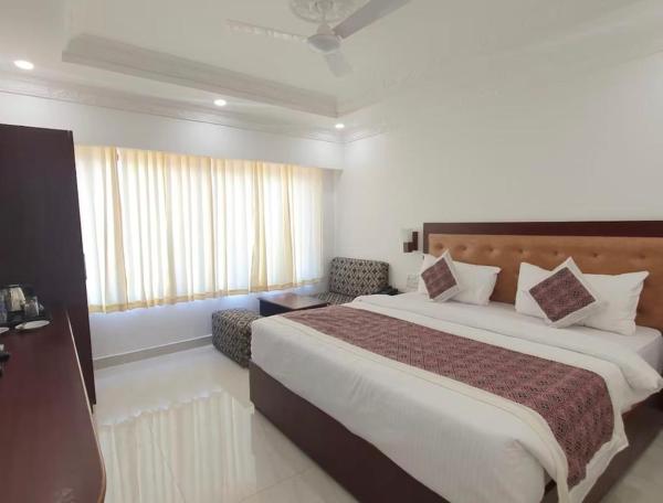 Hotel Lake View Khajuraho - 克久拉霍