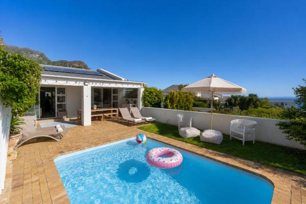 Camps Bay Villa With Panoramic Sea And Mountain Views - Camps Bay