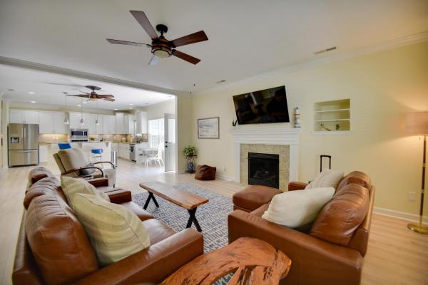 1 Block To Shore + Private Pool In Norfolk - Norfolk, VA