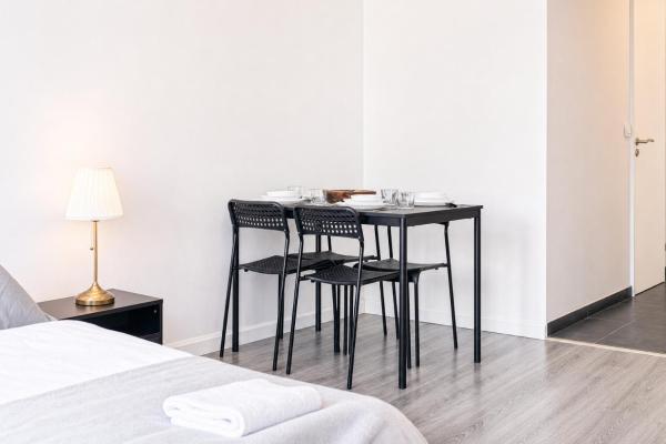 Foto 9: Modern & Cozy 1BR Apt for long Stay with TV & WiFi