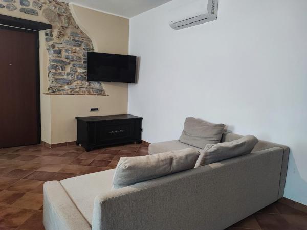 Grande Appartamento In Pietra Vicino Al Mare - Pisciotta