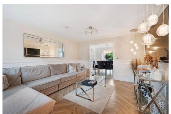 Modern 4br Home - Free Parking - Sleeps 6 - Garden - Warrington, United Kingdom