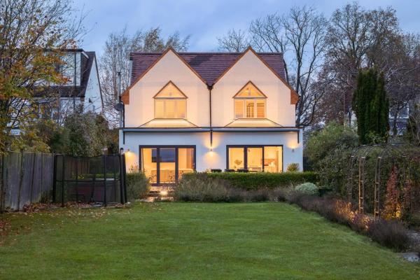 Large & Modern 4bed Family Home - Pass The Keys - Coventry