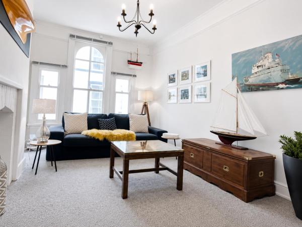 Charming Two-bedroom Artist's Residence In Central Penzance - Marazion