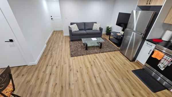 Cozy And Bright Private Basement Suite - Spruce Grove
