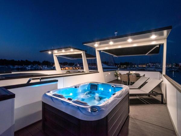 Dream Houseboat With Sea View And Hot Tub - Novigrad