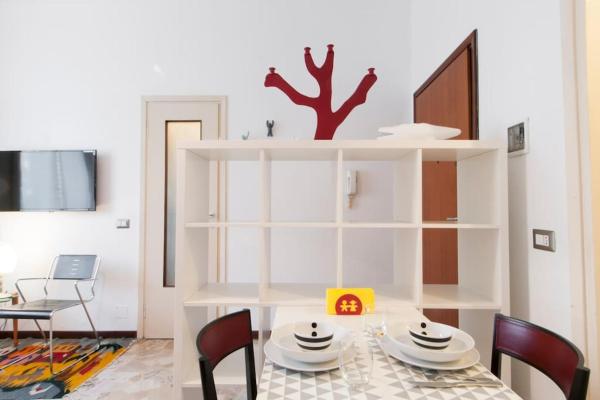 A la foto es mostra l'objecte Mauro's Studio situat a la ciutat de Milà.
