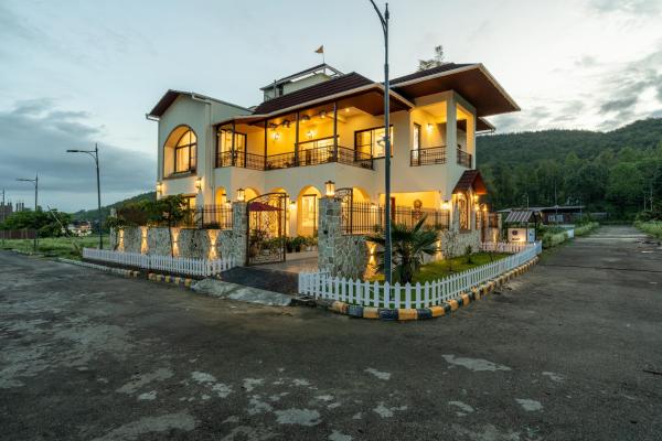 Saffronstays Antaria - Dehradun