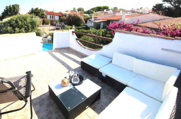 Casa Bianca Con Piscina Privata A Due Passi Dalla Spiaggia - Valledoria