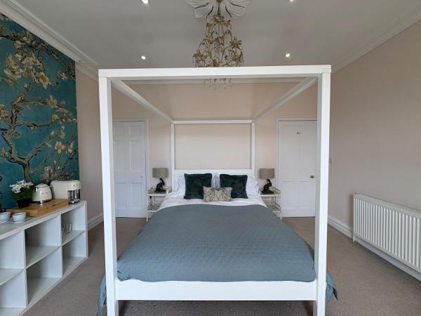 Four-poster Room, Harbour Views, Iconic Cliftonwood - Bristol