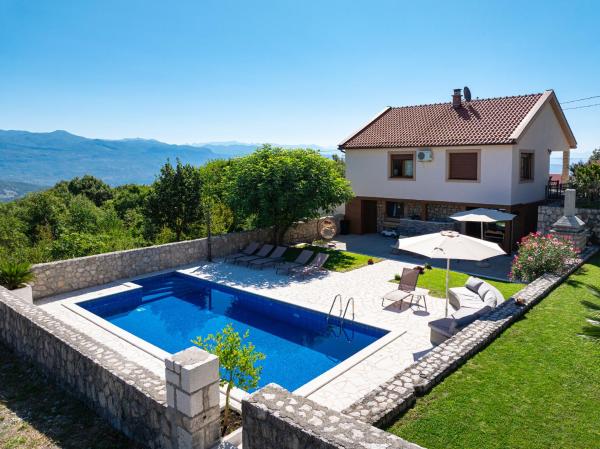 Luna Pool Apartment - Montenegro