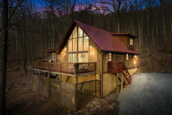 Secluded Mountain Cabin On 5 Acres Near Lake - West Virginia