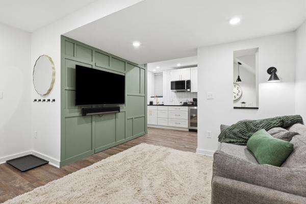 Modern Private Suite In Greenfield, Own Entry - Pittsburgh, PA