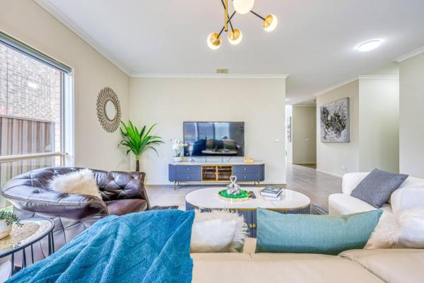 Spacious Villa 7brm 5-bathroom House Point Cook Double Storey - Point Cook