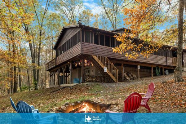 Hot Tub, Deck, Grill, Fire Pit, Game Room & Wifi - Berkeley Springs, WV