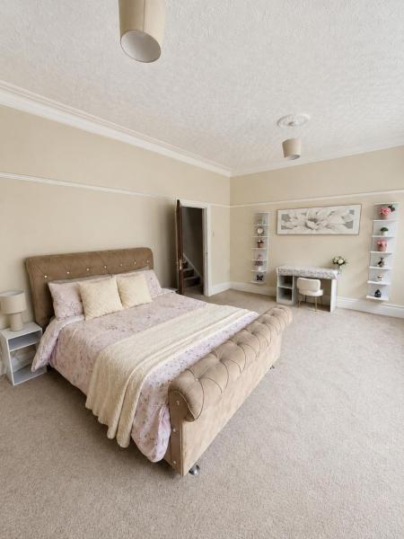 Extra Large Bright Room In The Heart Of Stoke - Stoke-on-Trent