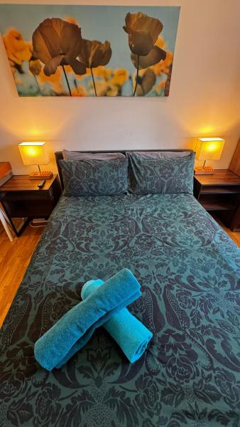 Double Room With Shared Bathroom - Notting Hill